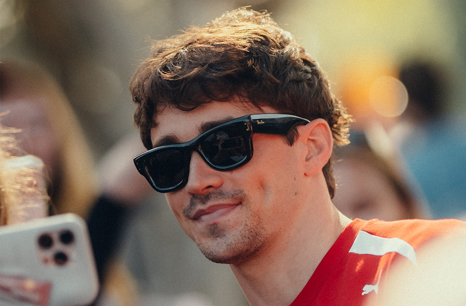 Dużo awarii w 1. treningu nowego sezonu F1! Ferrari najszybsze, kłopoty McLarena i Astona