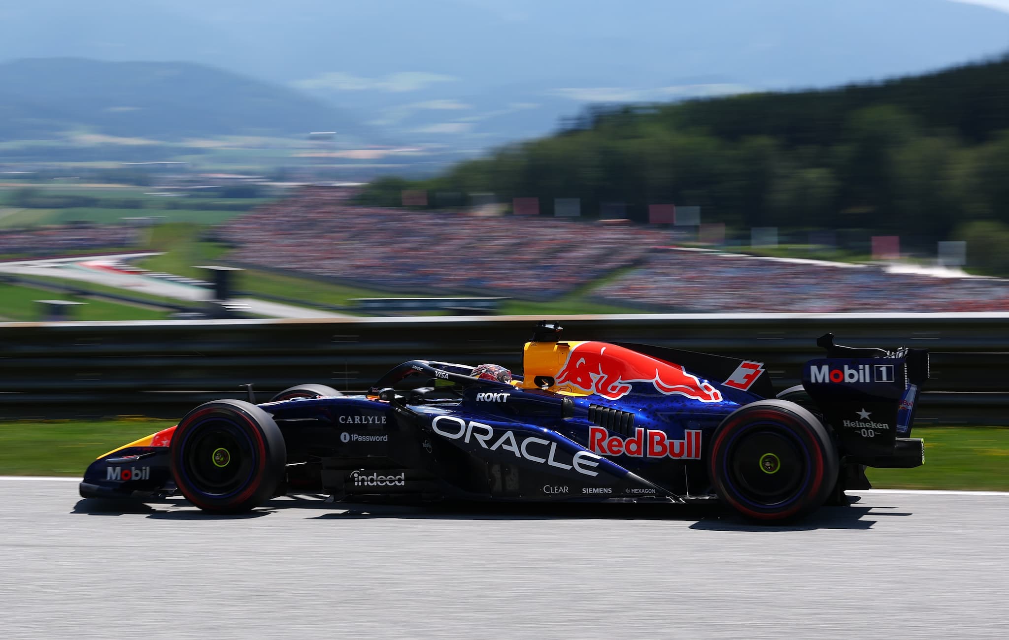F1: Problemy Red Bulla i McLarena. Mercedesy najszybsze na otwarcie GP Austrii 2026