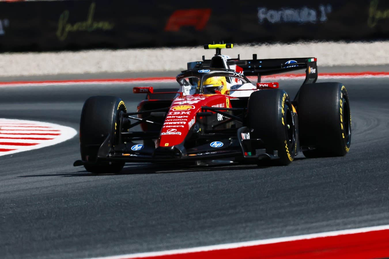 Hamilton wreszcie wygrał w Ferrari! Dramat Antonellego pod koniec wyścigu F1