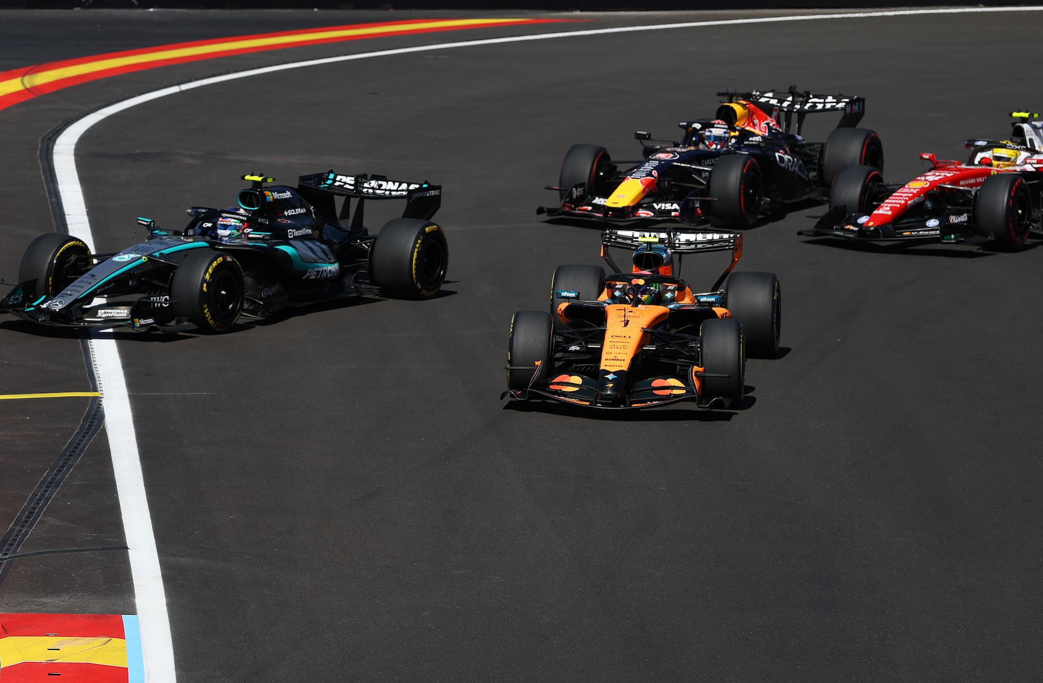 Okrutny pech Norrisa! Nowy tor F1 zawiódł, Antonelli wygrał w Madrycie