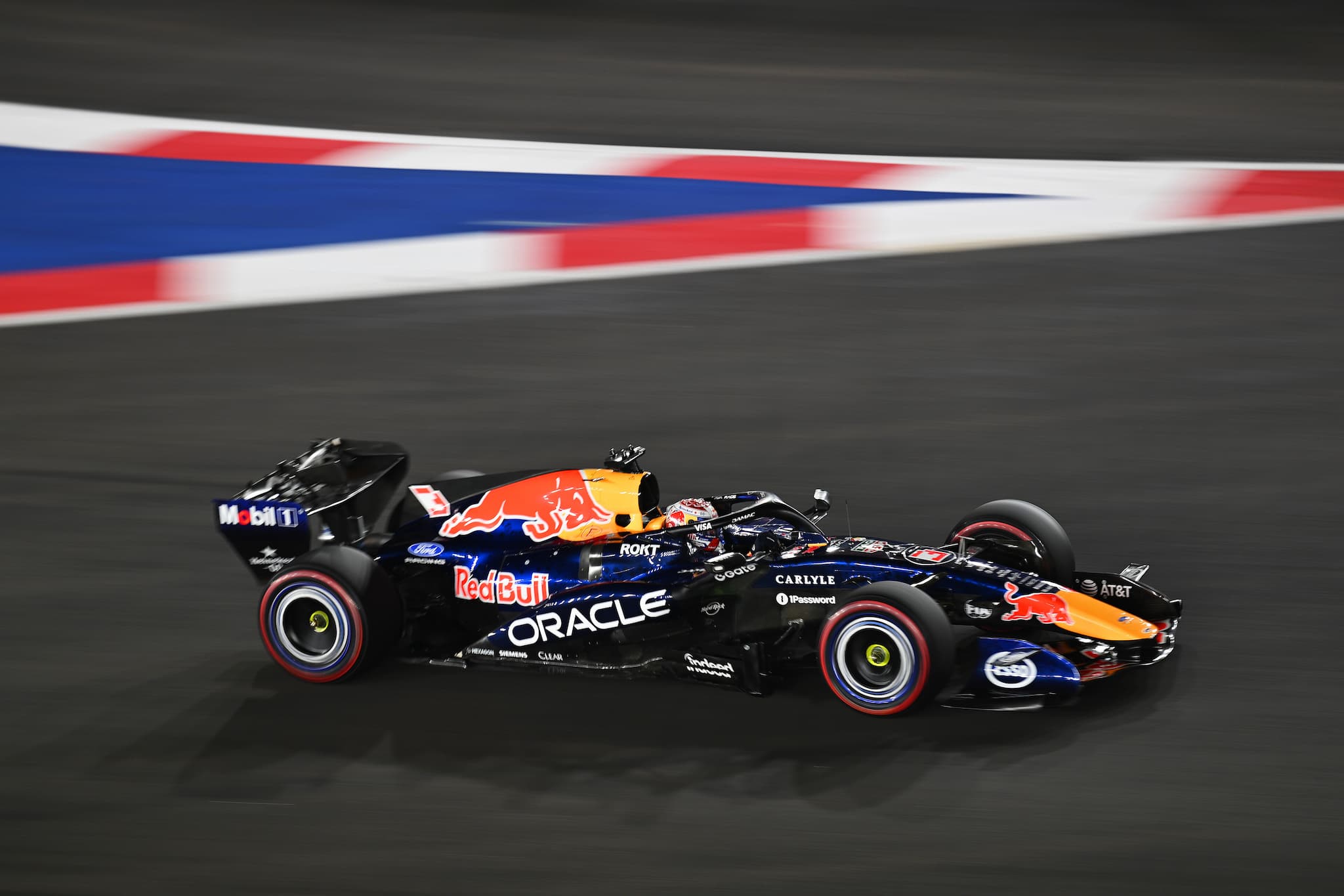 Ferrari miało tempo, ale to Verstappen wygrał kwalifikacje F1 w Singapurze