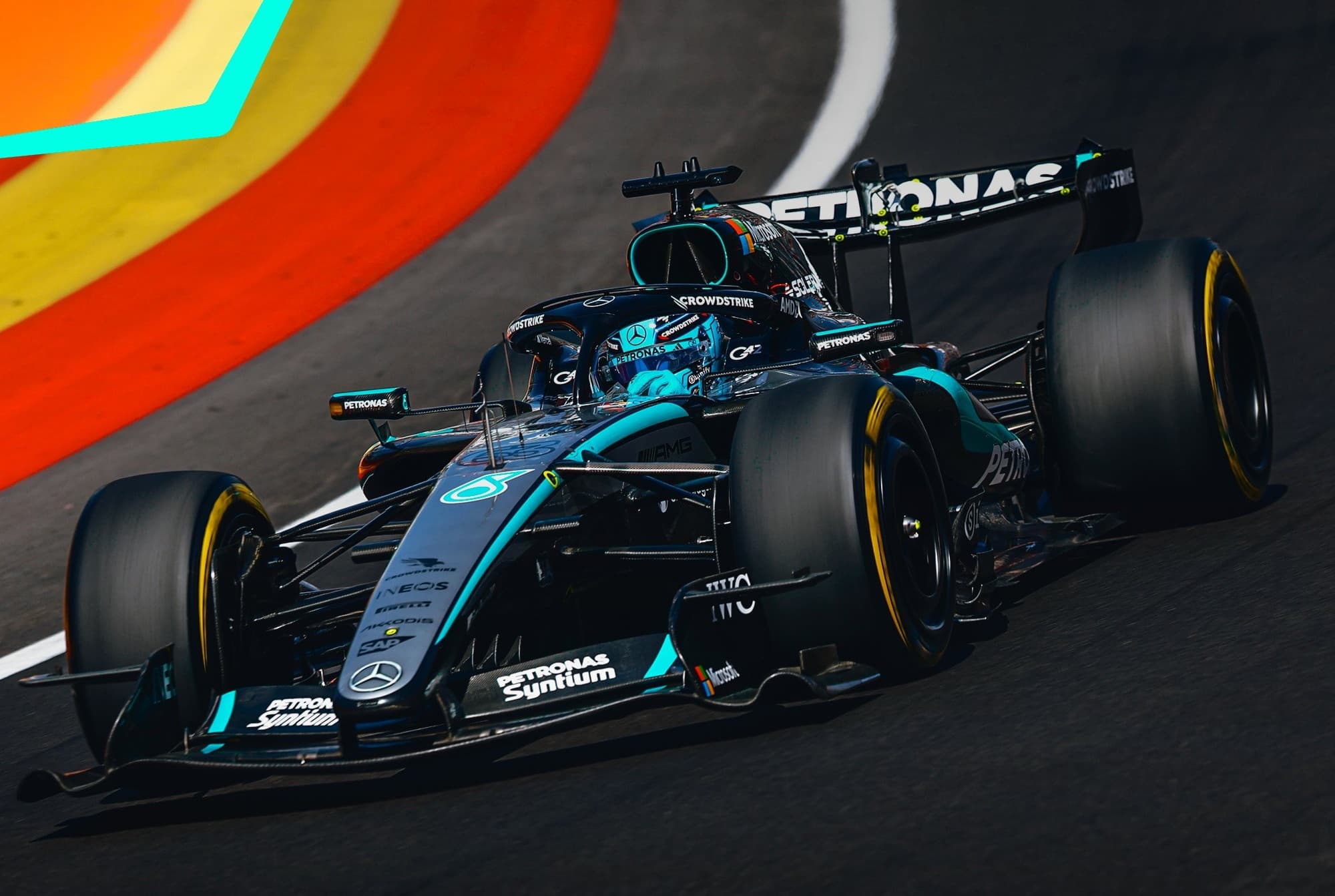 Madring spokojnie wszedł do F1, Mercedesy najszybsze w pierwszym treningu