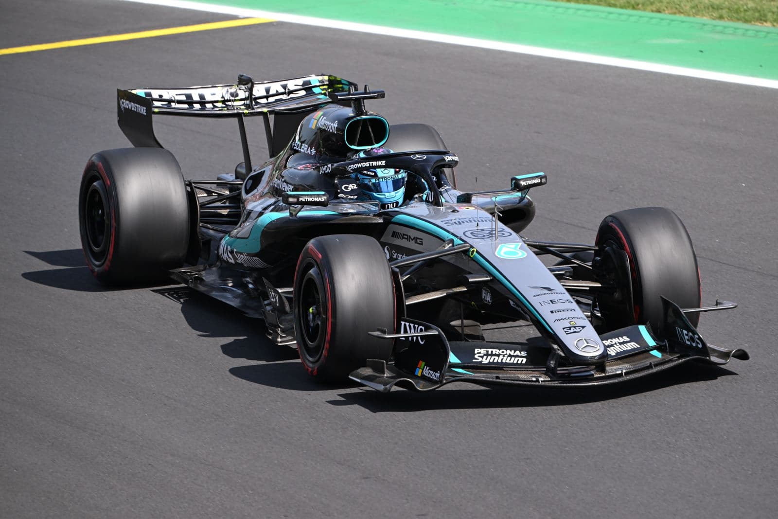 Starcie Verstappena z Hamiltonem. Russell najszybszy przed kwalifikacjami F1